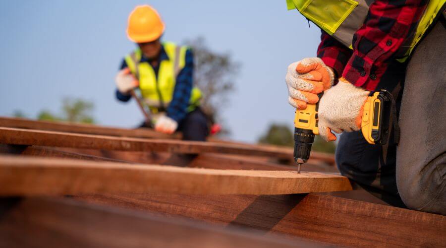 Expert Emergency Roof Repairs services in D Lo, MS